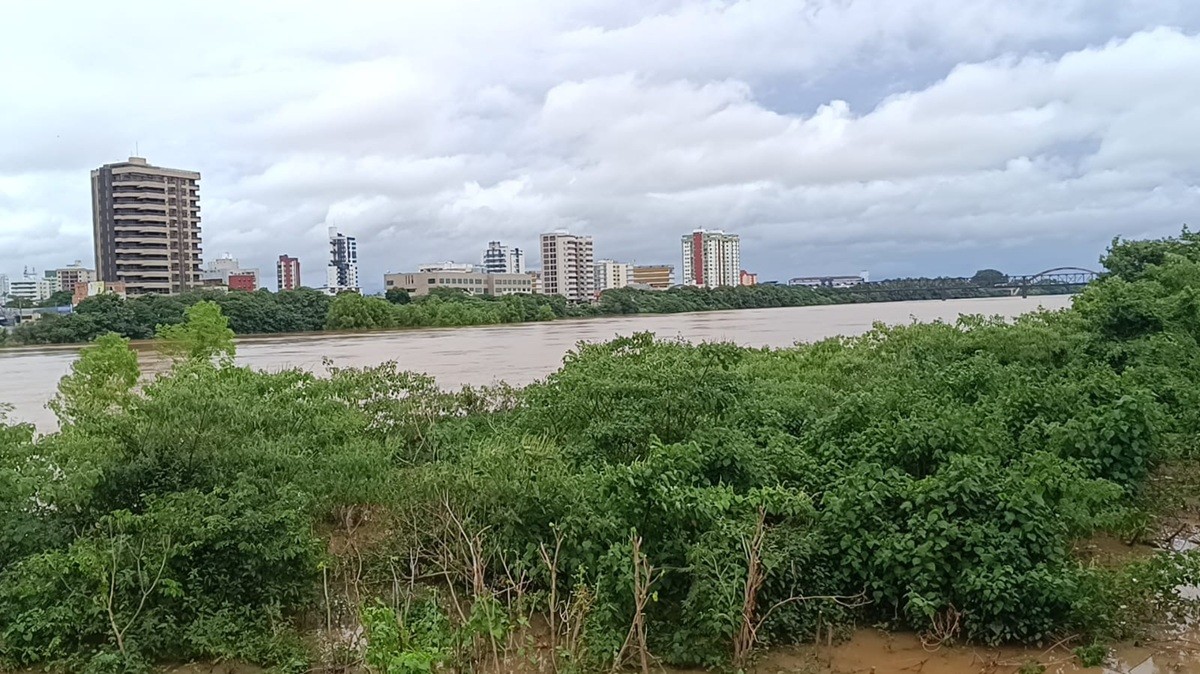 Rio Paraíba do Sul atinge 7,75 metros em Campos após chuvas intensas
