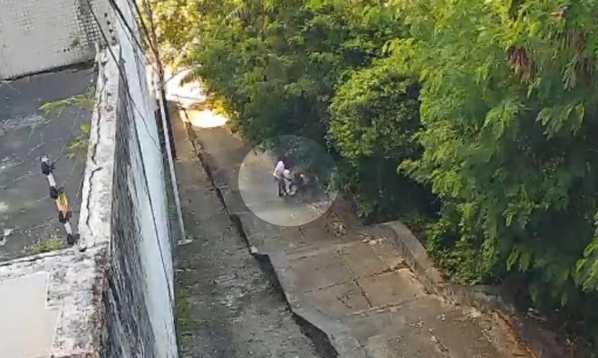 Homem é preso cinco meses após espancar e roubar mulher em bairro nobre de Salvador