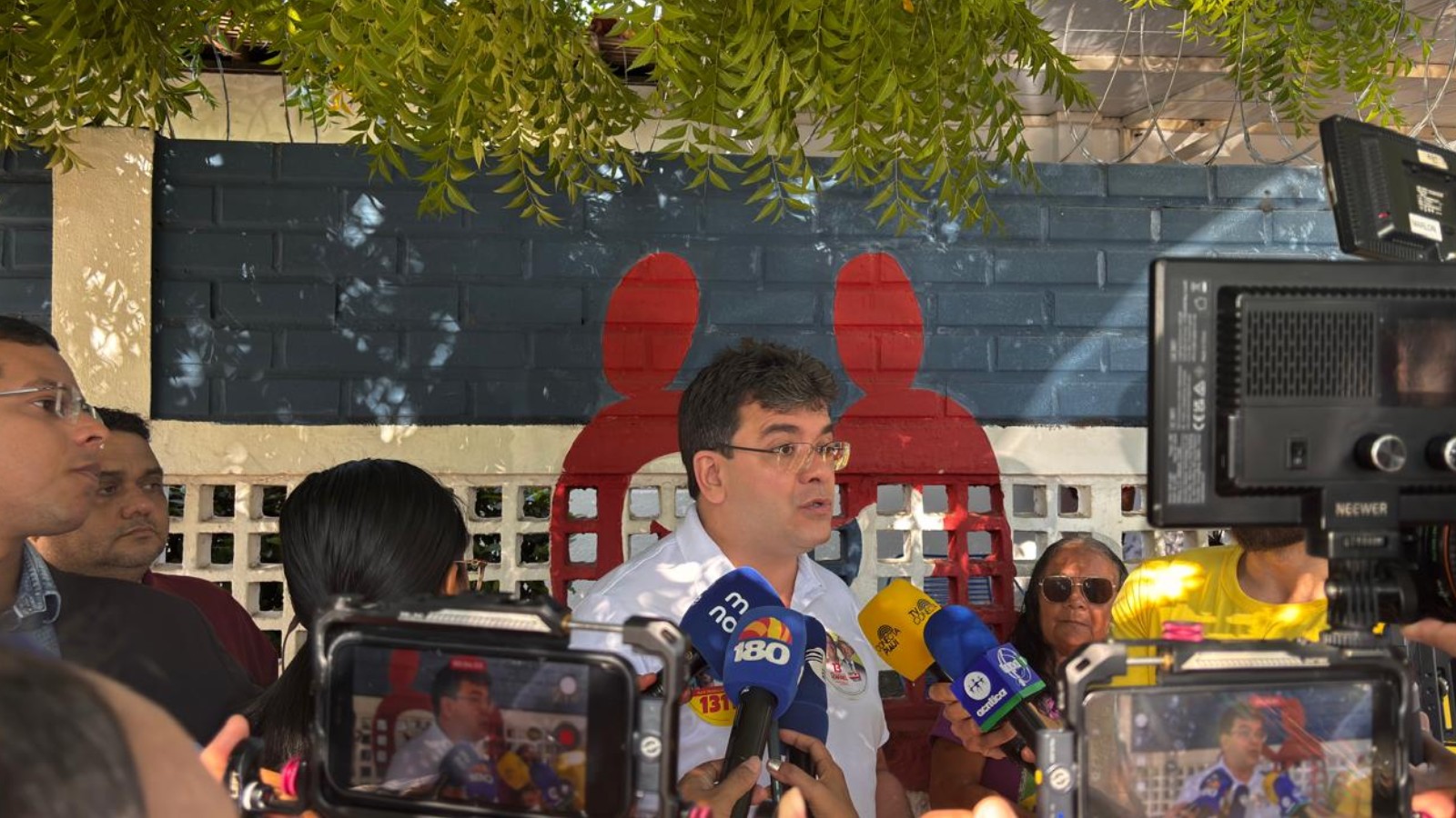 Rafael Fonteles defende ações integradas para a população idosa durante visita a instituição em Teresina