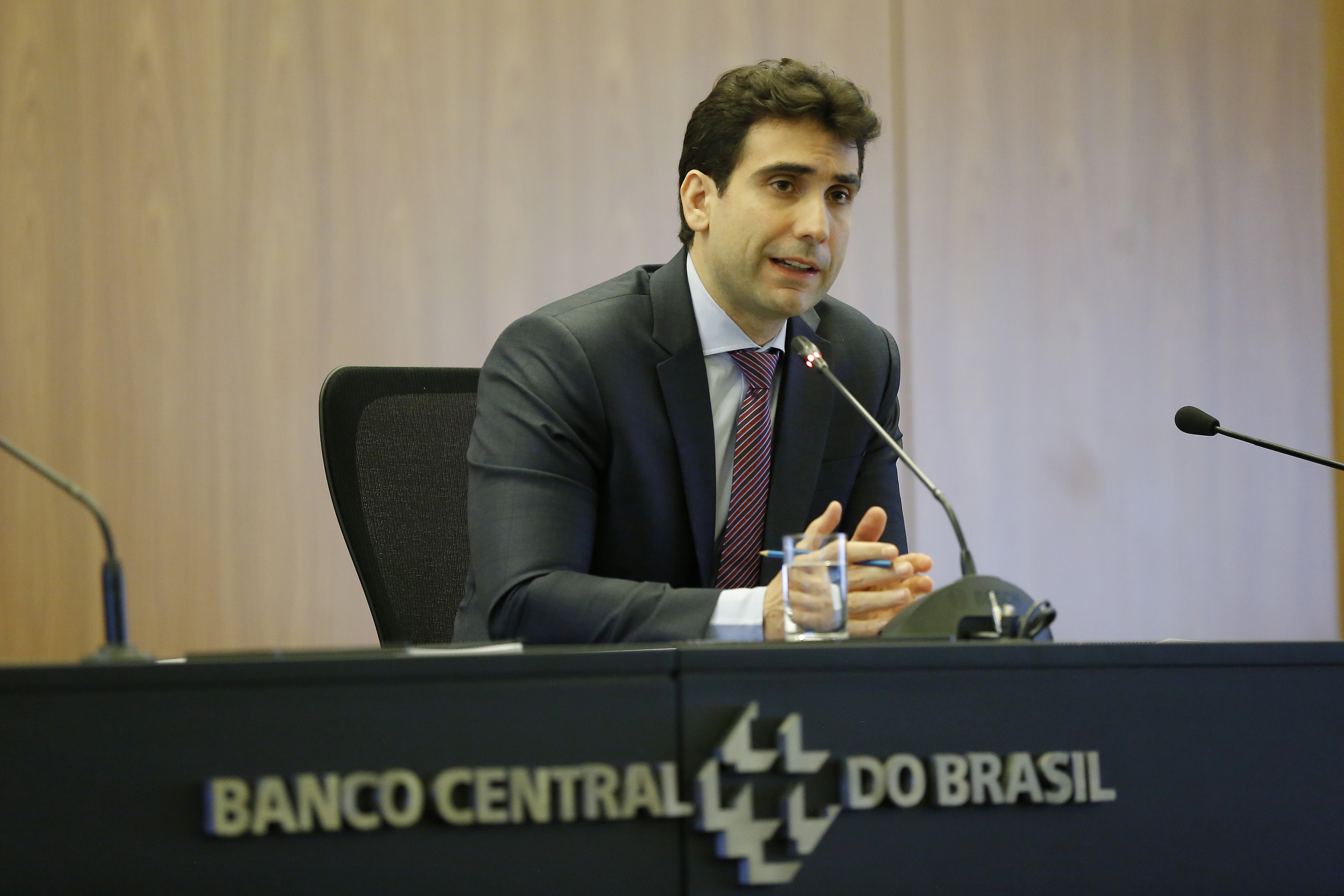 'BC não pode agir com emoção': Galípolo explica por que Copom manteve Selic a 15%