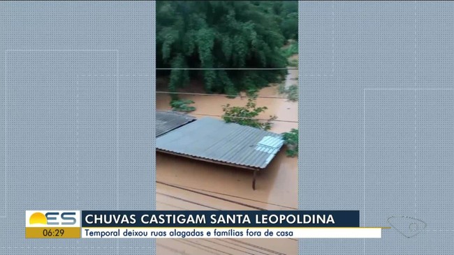Temporal deixa ruas alagadas e famílias fora de casa em Santa Leopoldina