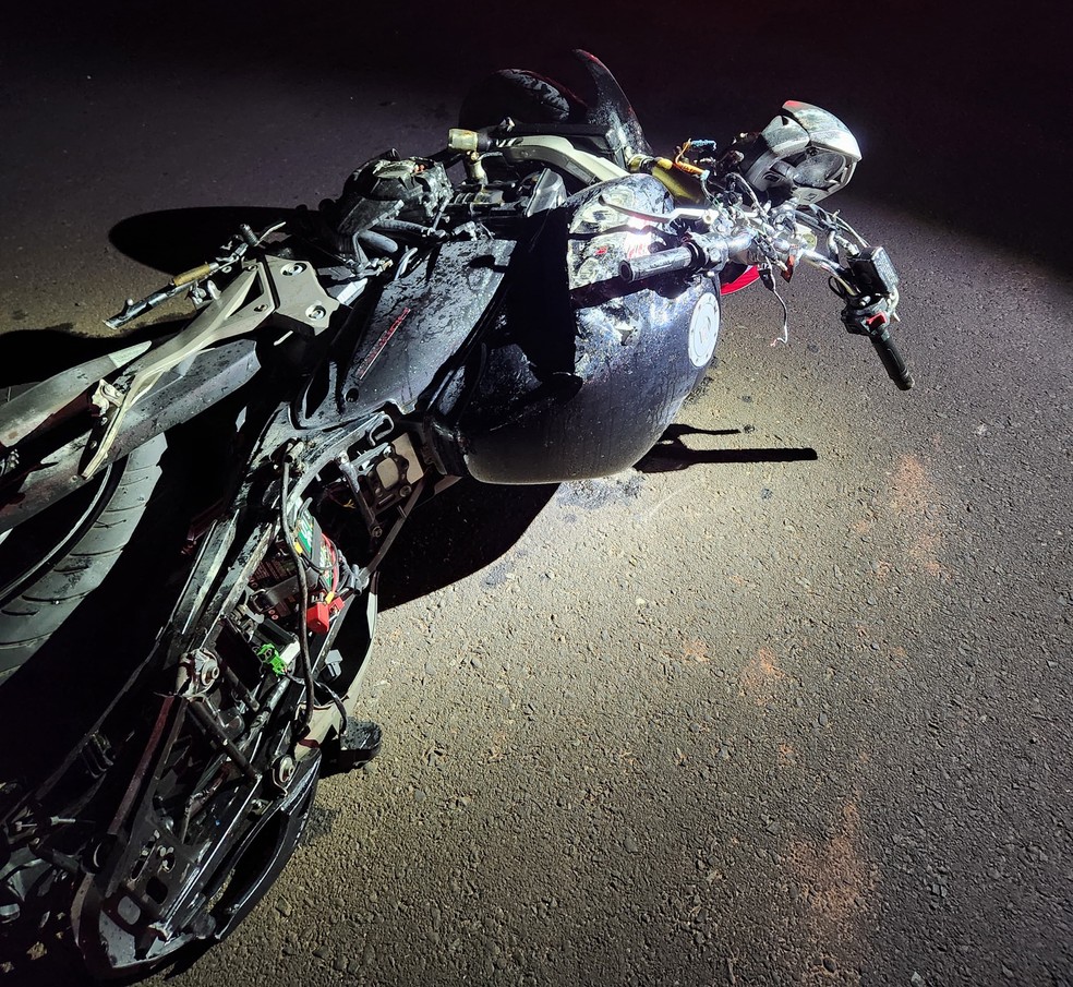 Jovem morreu após moto colidir em poste, em Presidente Prudente (SP) — Foto: Polícia Civil