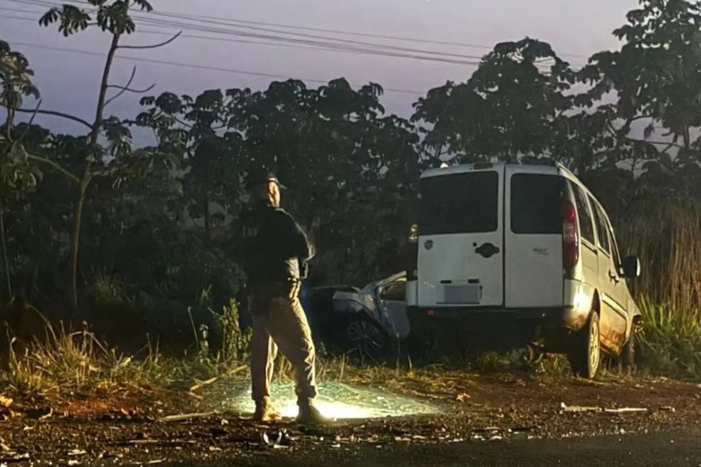 Outros veículos envolvidos no acidente na rodovia. — Foto: Tudo do MS/Reprodução