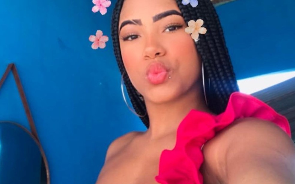 Adolescente de 16 anos é morta a tiros durante festa 'paredão' no extremo sul da Bahia — Foto: Via 41