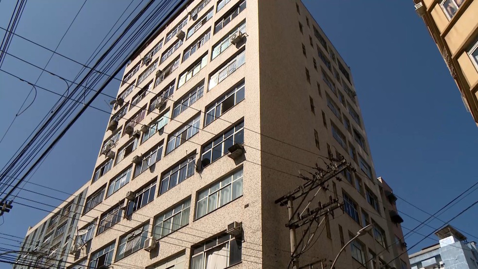 Crime aconteceu em apartamento do 10º andar de prédio na rua Gama Rosa, no Centro de Vitória.  — Foto: Reprodução/TV Gazeta