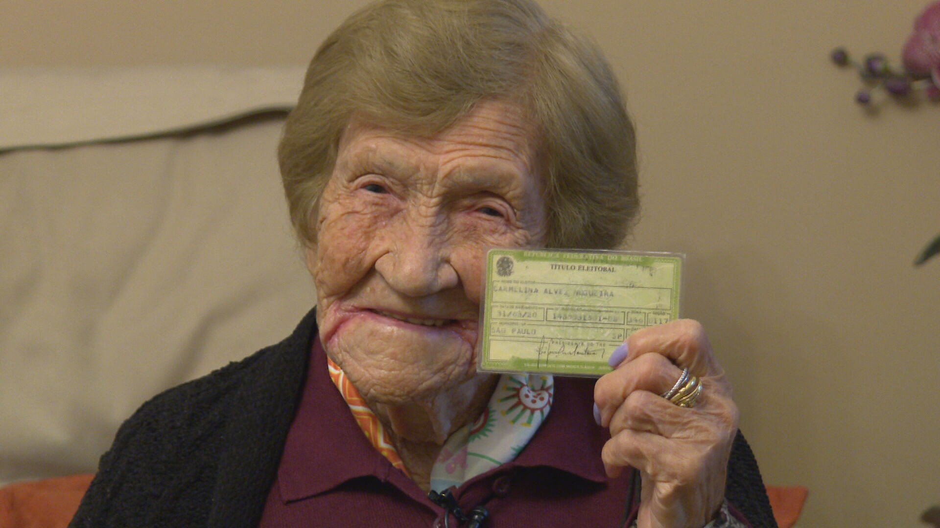 Aos 106 anos, eleitora de SP que nasceu antes da Justiça Eleitoral vai votar neste domingo