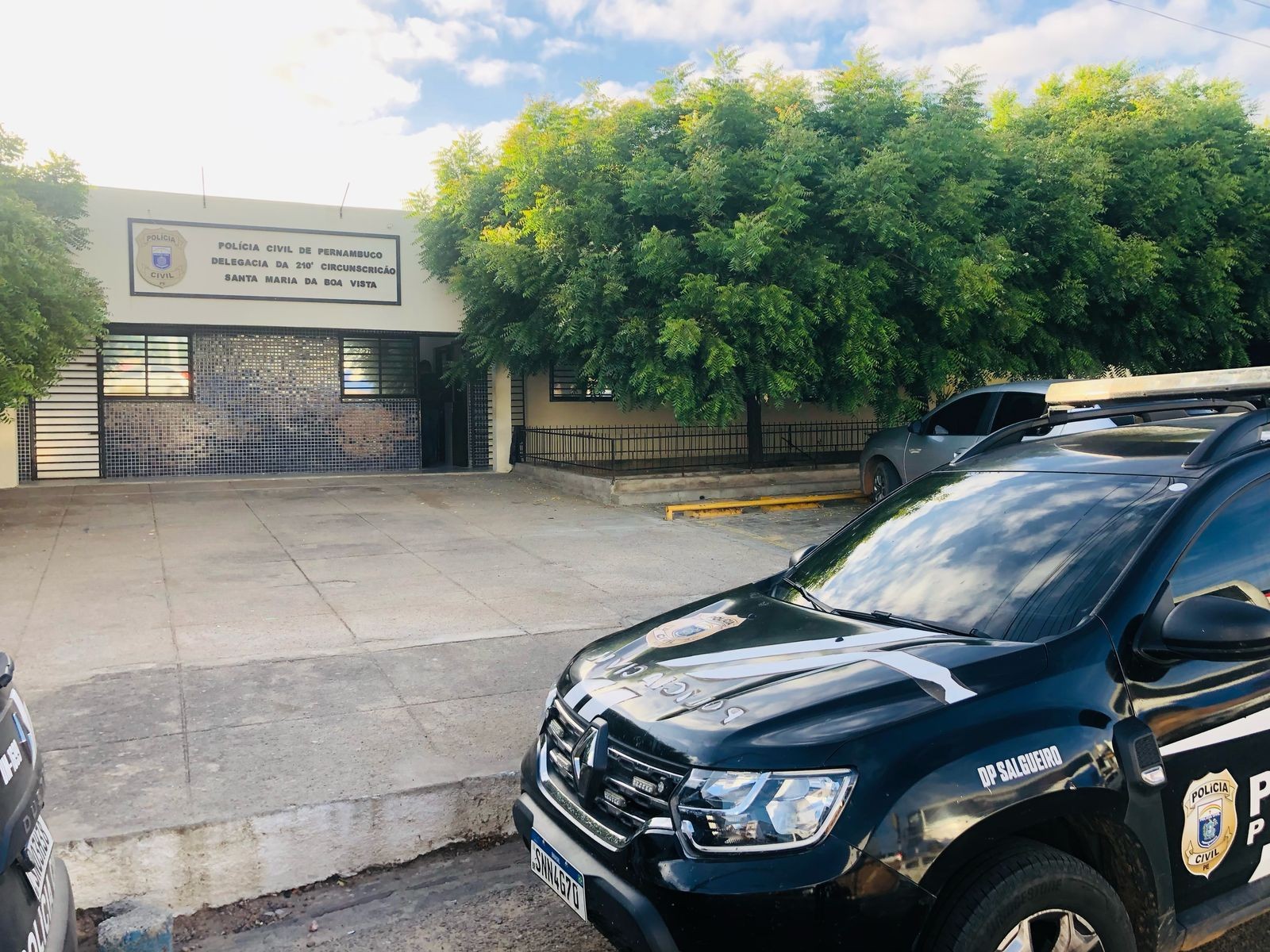 Polícia prende dois suspeitos de assassinar homem em Santa Maria da Boa Vista