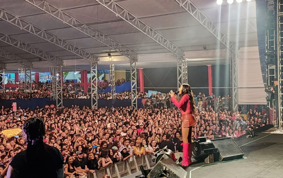 Em momento inédito, Ludmilla convida fãs para assistir show do palco da Festa Junina de Votorantim Viva+: ‘Queria vocês aqui pertinho’ | Sorocaba e Jundiaí