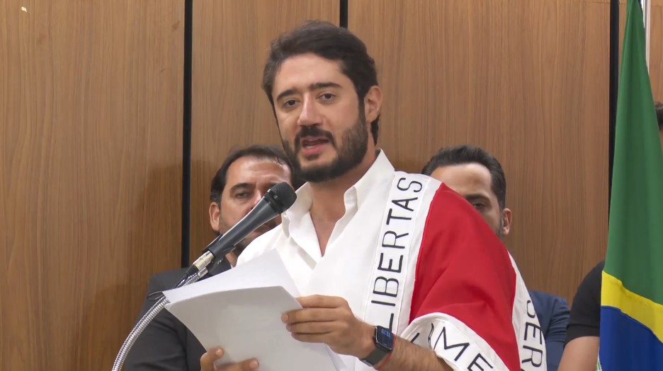 MDB lança Gabriel Azevedo como candidato ao governo de Minas Gerais