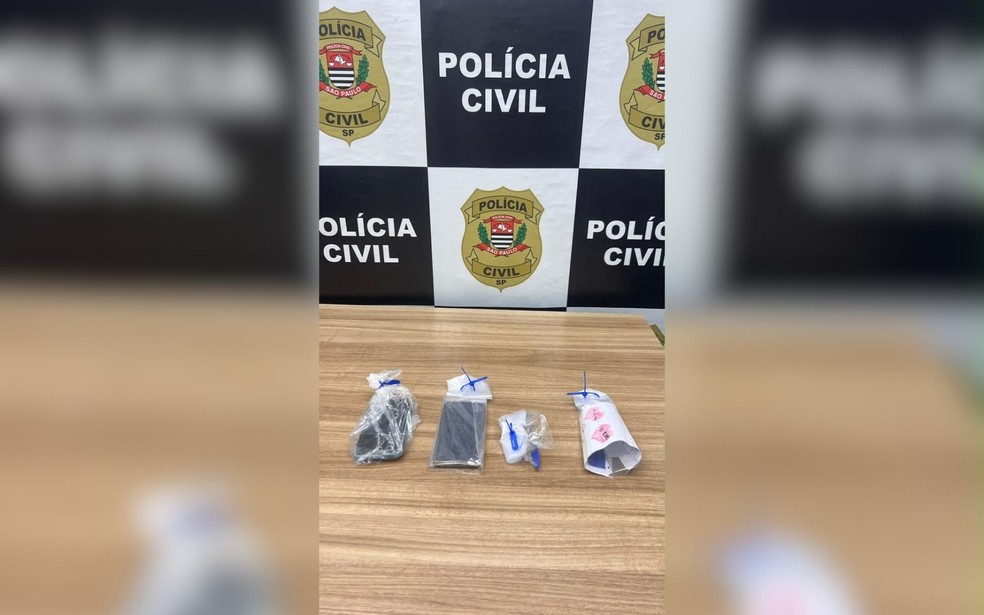 Polícia Civil apreende celulares de dupla presa por aliciamento de menores na internet — Foto: Polícia Civil