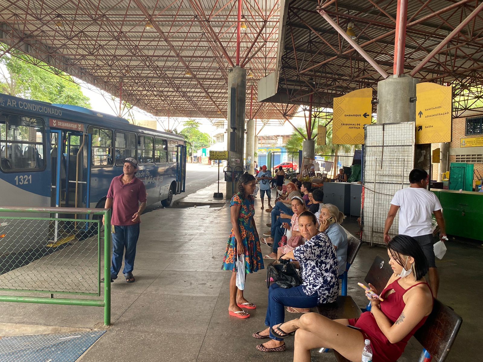 Ônibus e táxi-lotação circulam em horário estendido durante a programação do Mormaço Cultural