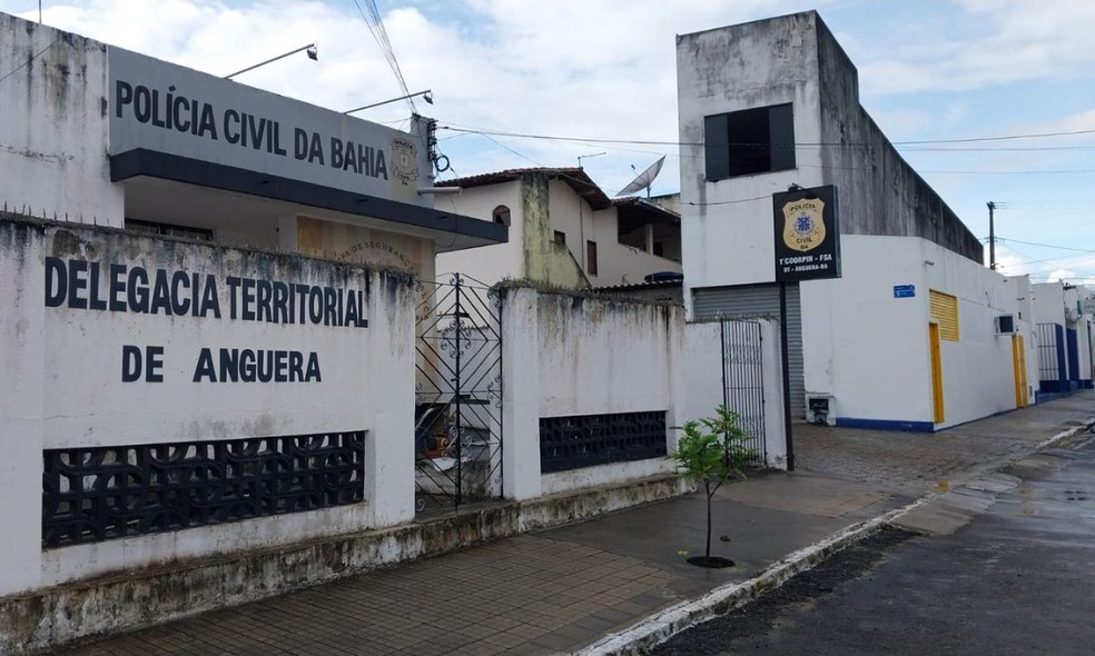 Mandado de busca e apreensão foi cumprido pela Delegacia Territorial de Anguera — Foto: PC-BA