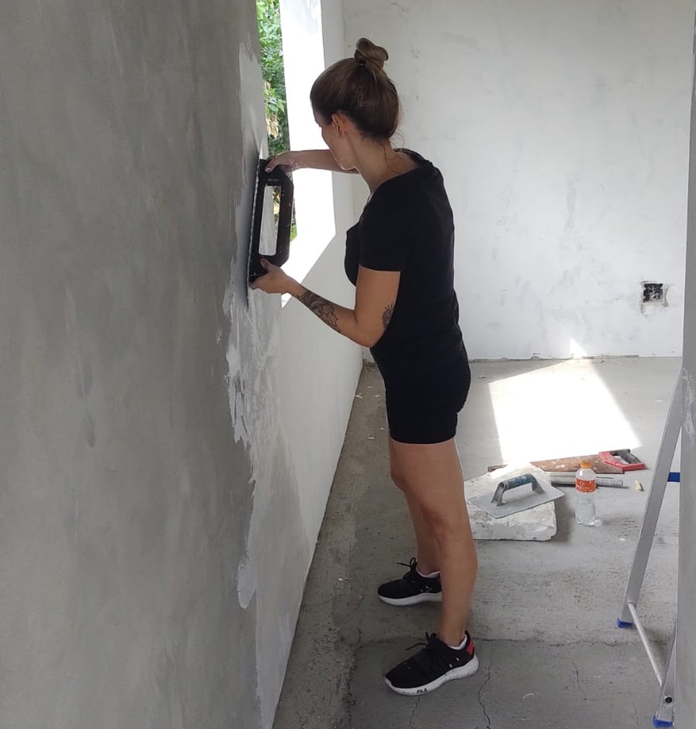 Casal se mudou para o imóvel antes mesmo dele ser concluído — Foto: Arquivo Pessoal