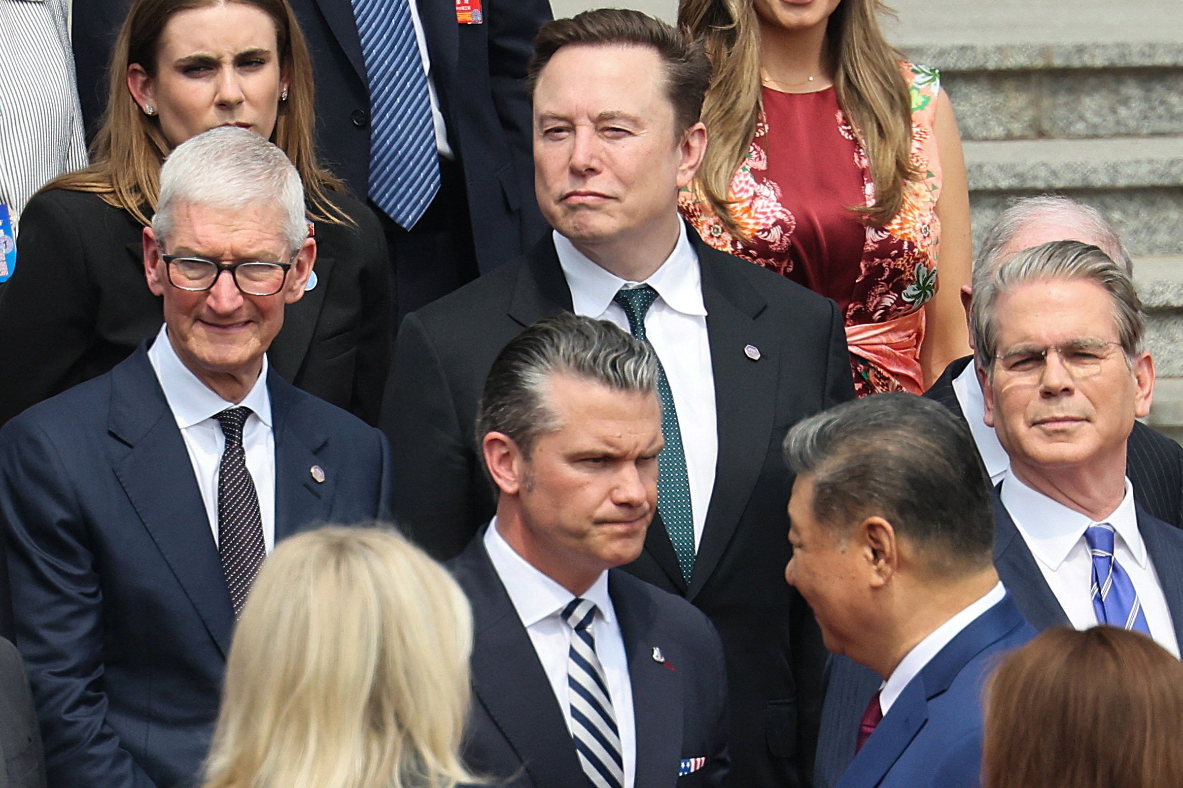 Musk, Tim Cook e outros bilionários da tecnologia participam de encontro entre Trump e Xi Jinping
