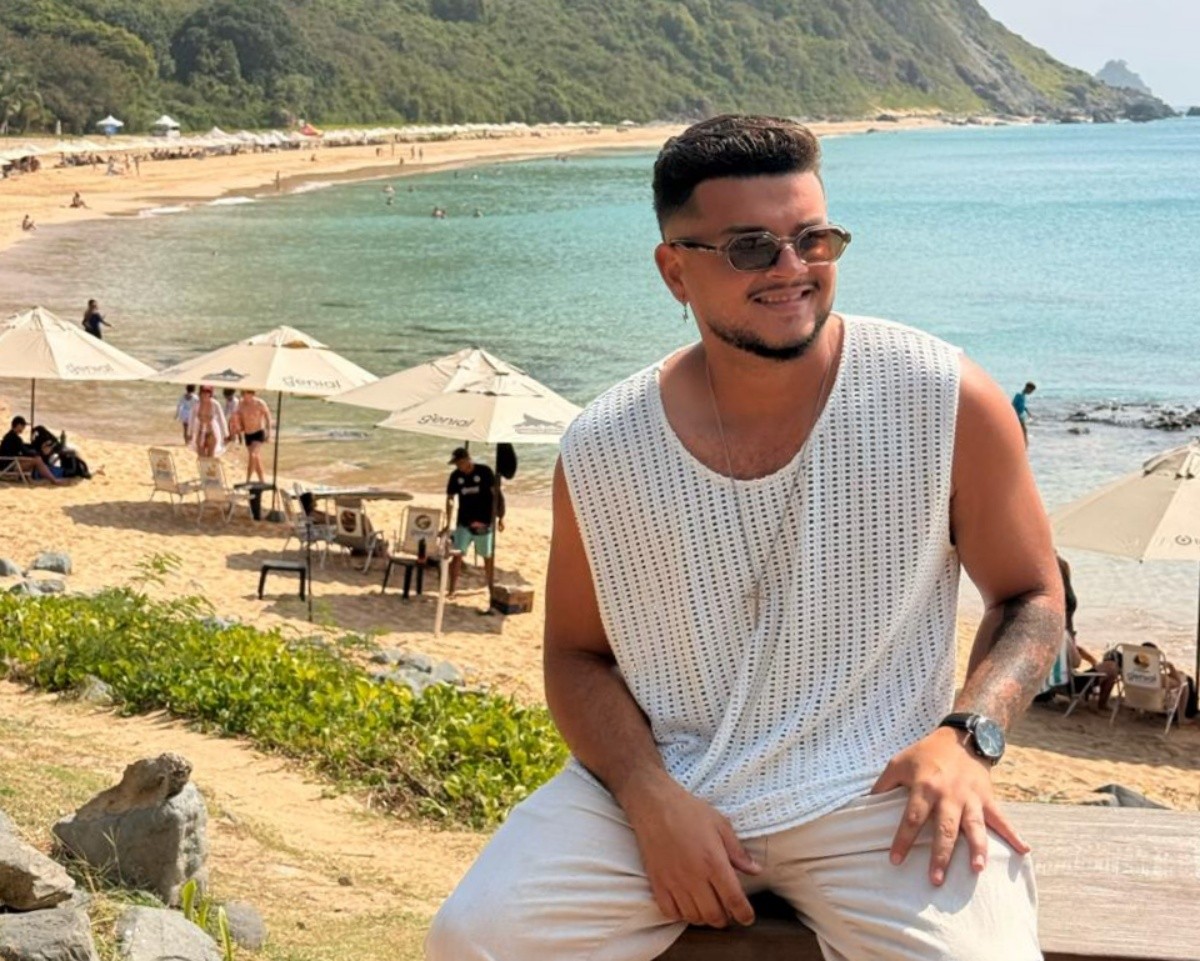 Vitinho grava primeiro audiovisual no 'Weekend do Samba', em Noronha; Revelação se apresenta no evento