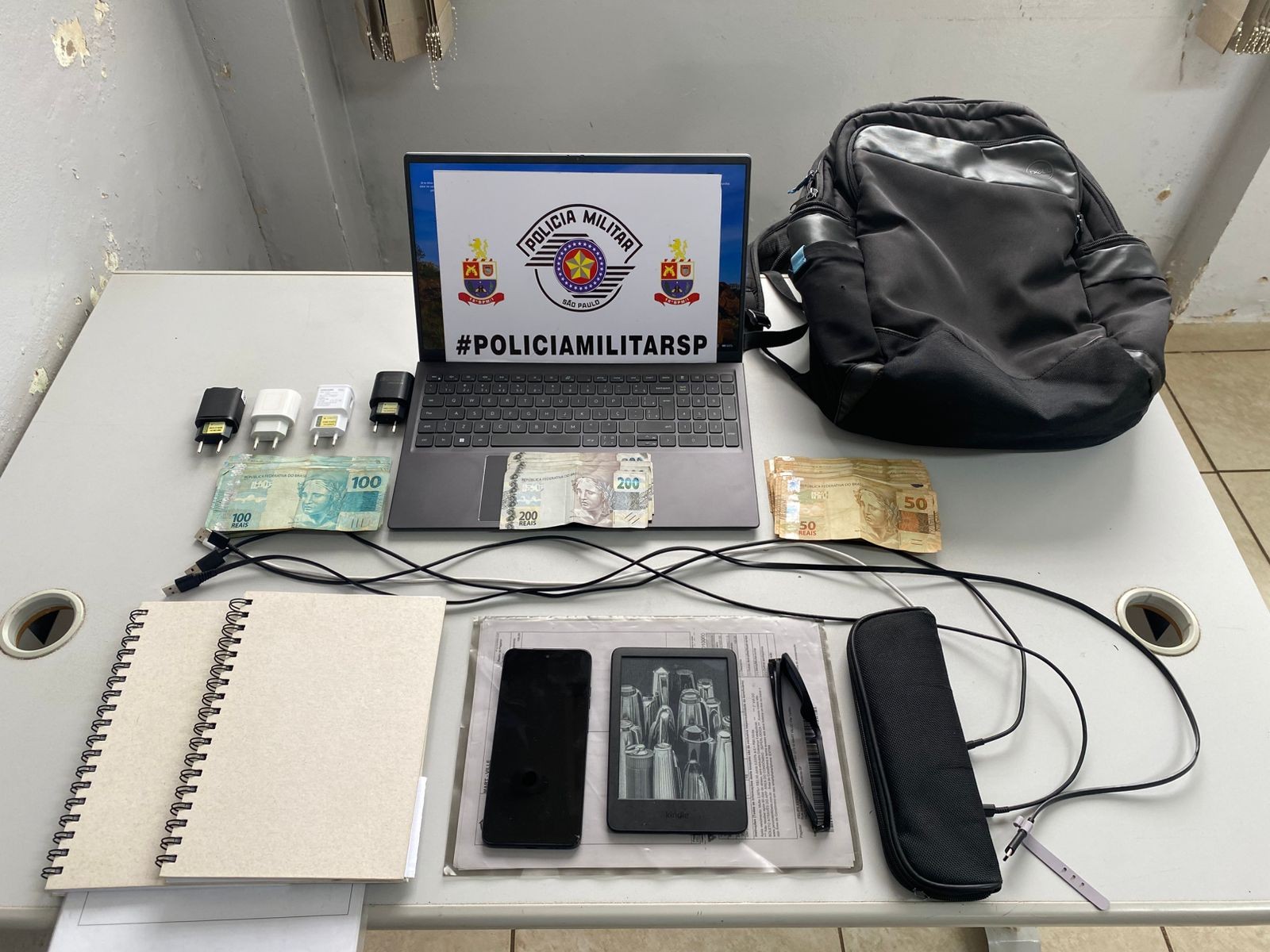 Trio é preso suspeito de roubar R$ 11 mil de cliente na saída de farmácia em Presidente Prudente 