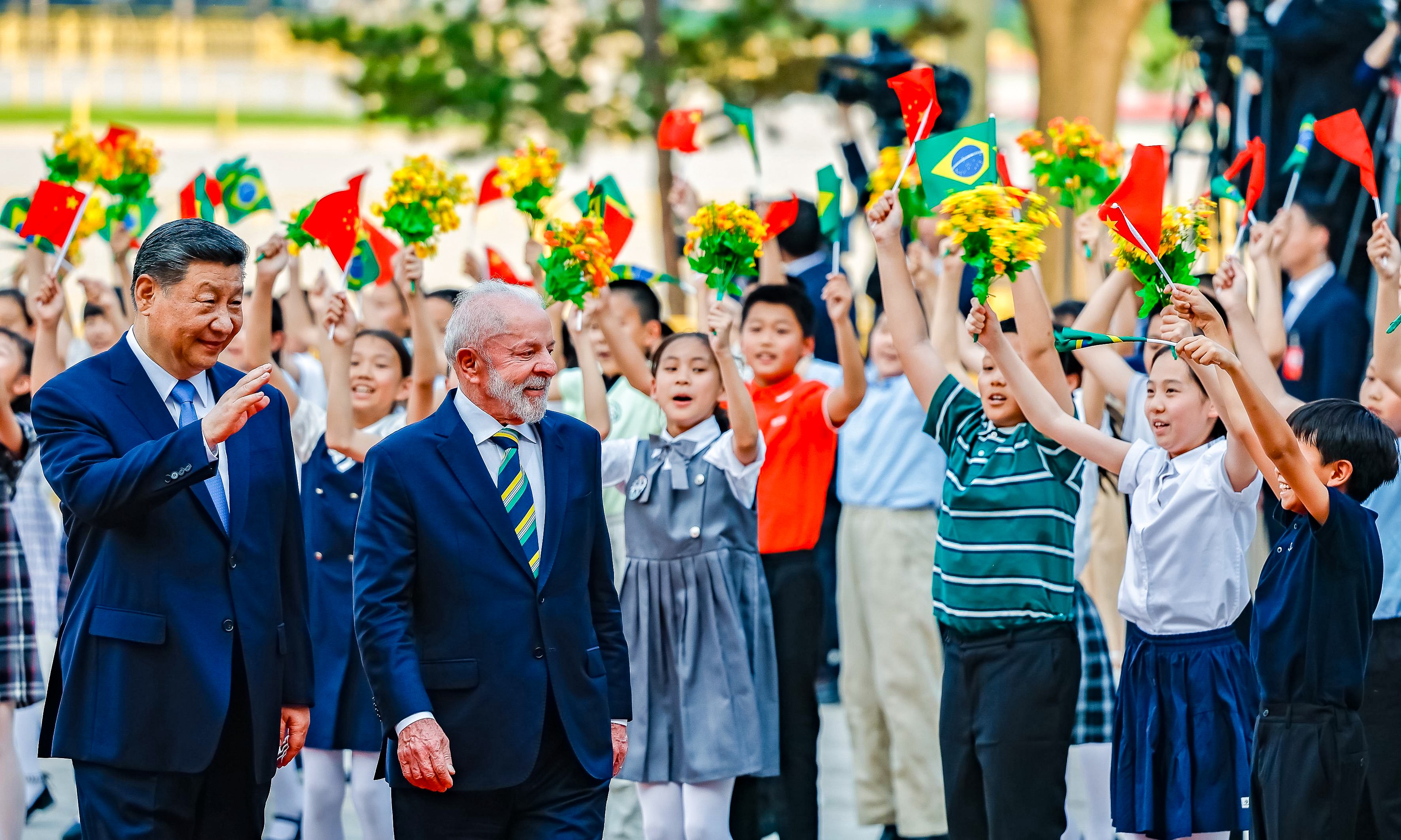 'Relação entre Brasil e China nunca foi tão necessária', diz Lula em Pequim ao lado de Xi Jinping