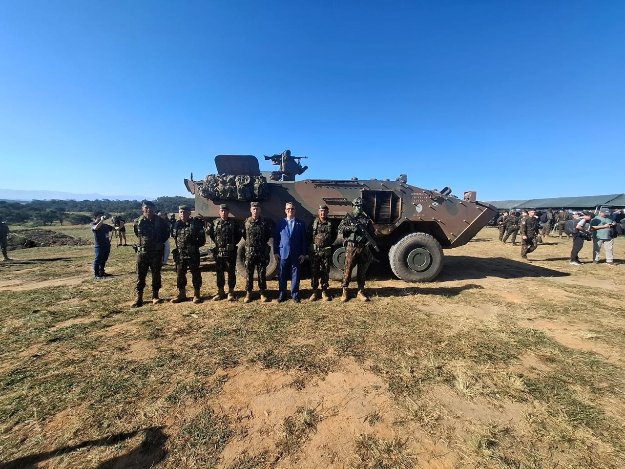 Presidente do TRE-RJ acompanha treinamento do Exército para eventual atuação nas eleições