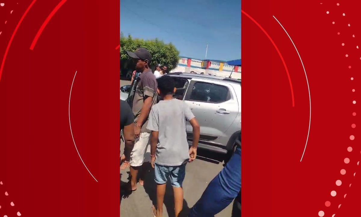 Três pessoas são baleadas após ataque a tiros em feira no interior da Bahia; criança está entre os feridos