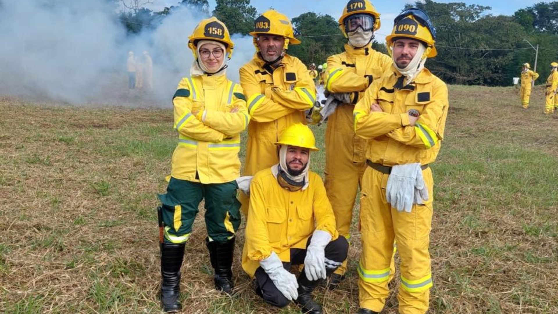 Amigos atuam como voluntários no combate a incêndios na Serra do Japi e criam projeto para conscientizar moradores: 'Cuidar e proteger'
