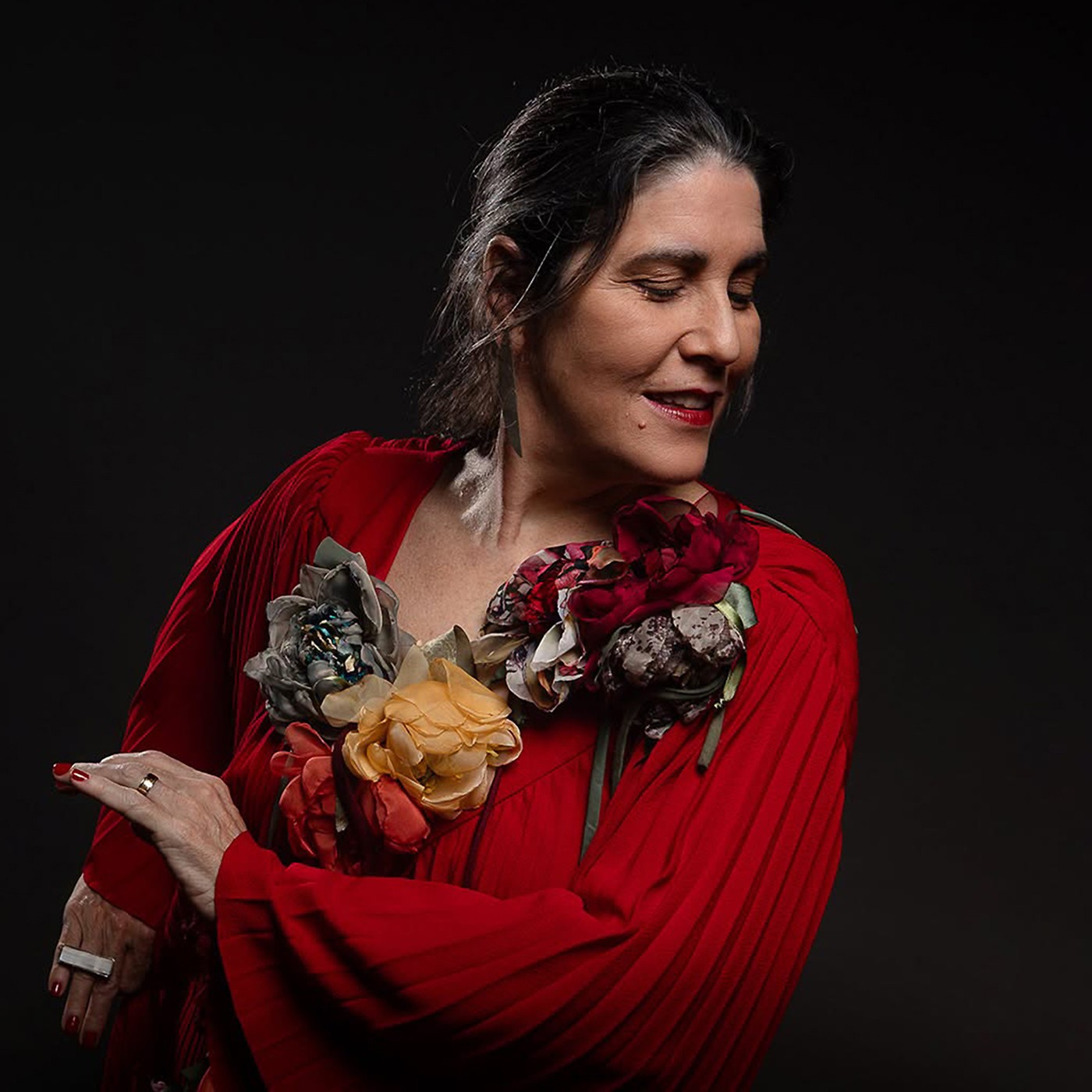 Mônica Salmaso, senhora cantora, interpreta Elizeth Cardoso com o rigor e a classe de... Elizeth Cardoso