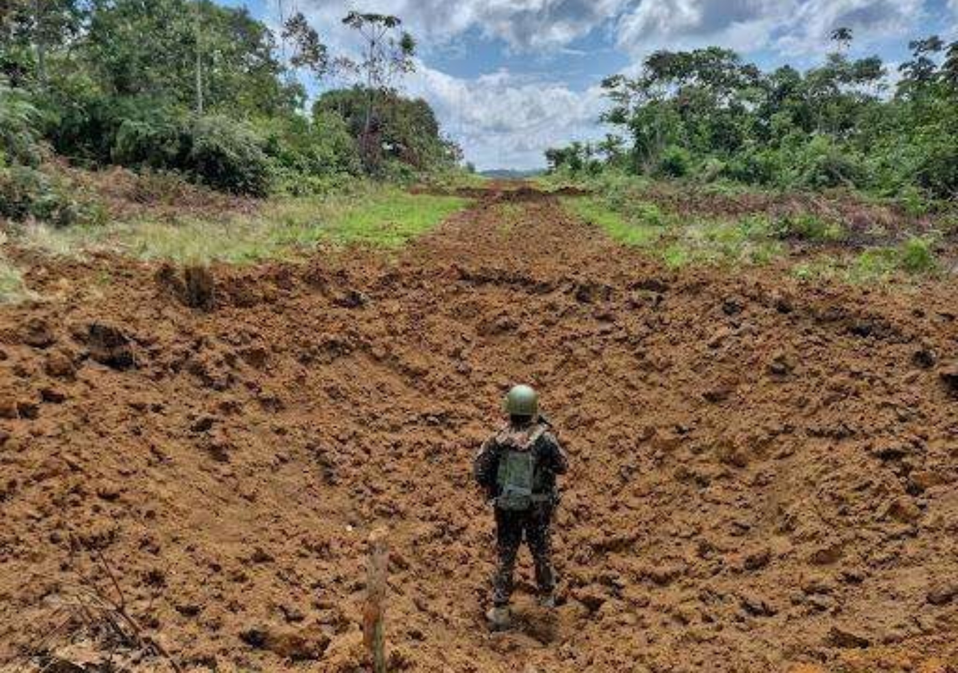 Operação destrói pistas clandestinas e estrutura de garimpo ilegal na Terra Yanomami 