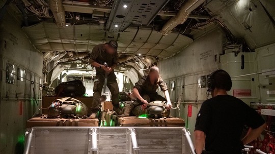 Israel divulga VÍDEO de lançamento aéreo de ajuda humanitária em Gaza e anuncia pausa em ofensiva - Medidas ocorrem um dia após Israel anunciar a retomada da entrega aérea de alimentos no enclave e a criação de corredores humanitários. País tem sido alvo pressão internacional em razão da crise humanitária no território palestino.