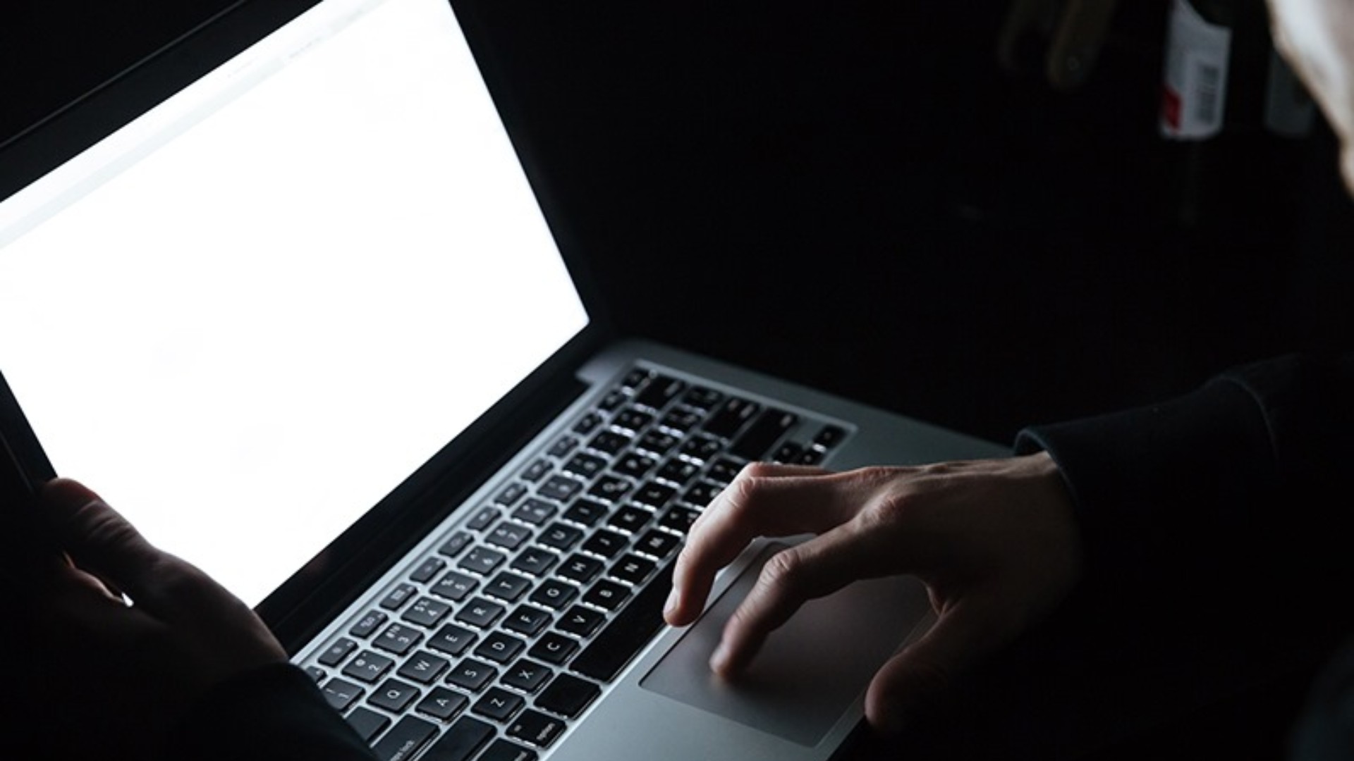 Cyber Fake: homem é preso após investigação revelar rede de perfis falsos para extorquir vítimas