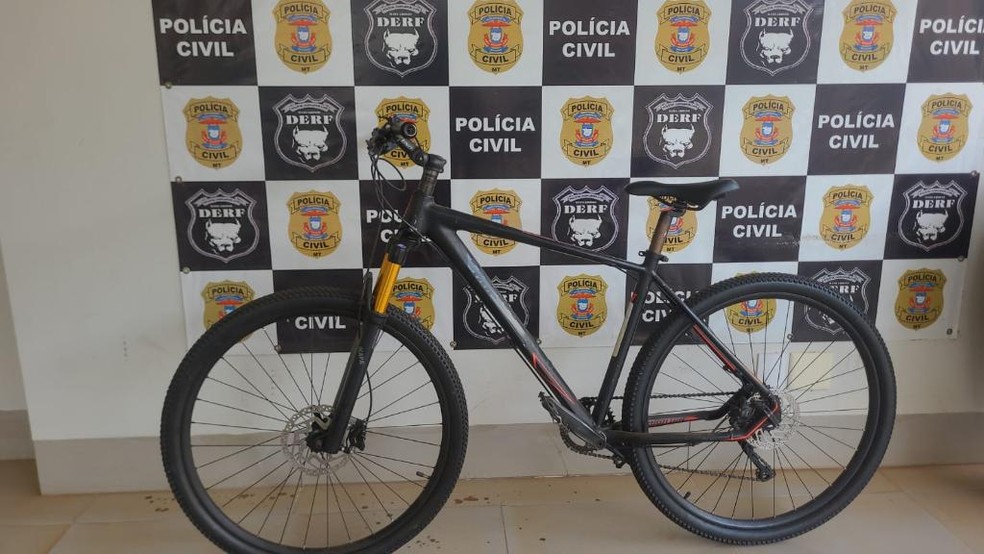 Bicicleta avaliada em R$ 5 mil é recuperada após ser furtada e revendida por R$ 600 em MT — Foto: Polícia Civil