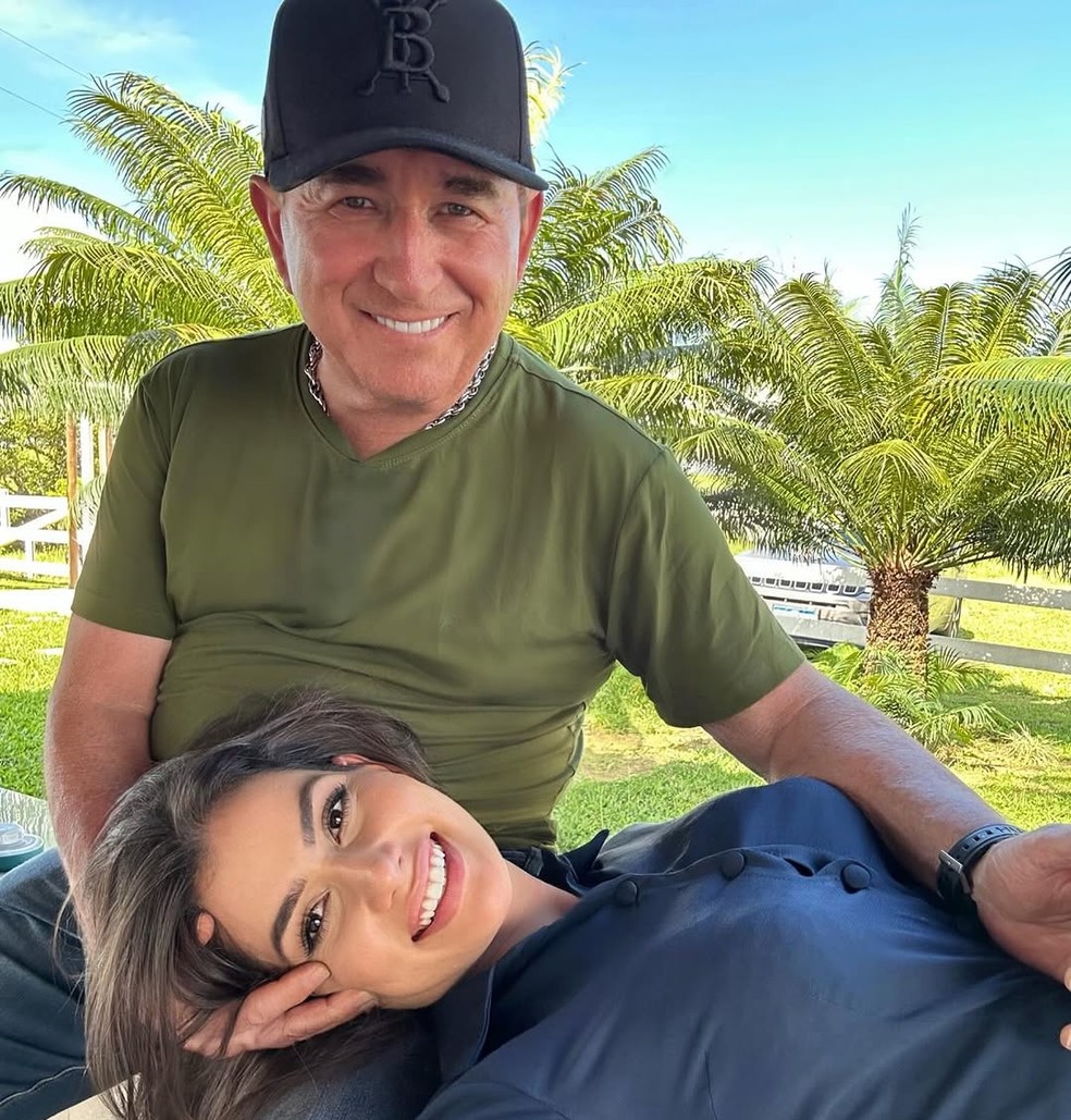 O relacionamento entre os dois veio a público no início do ano — Foto: Reprodução