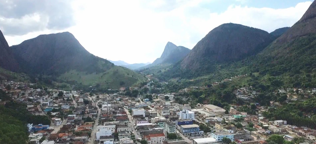 Mulher se finge de morta para escapar de atirador no ES