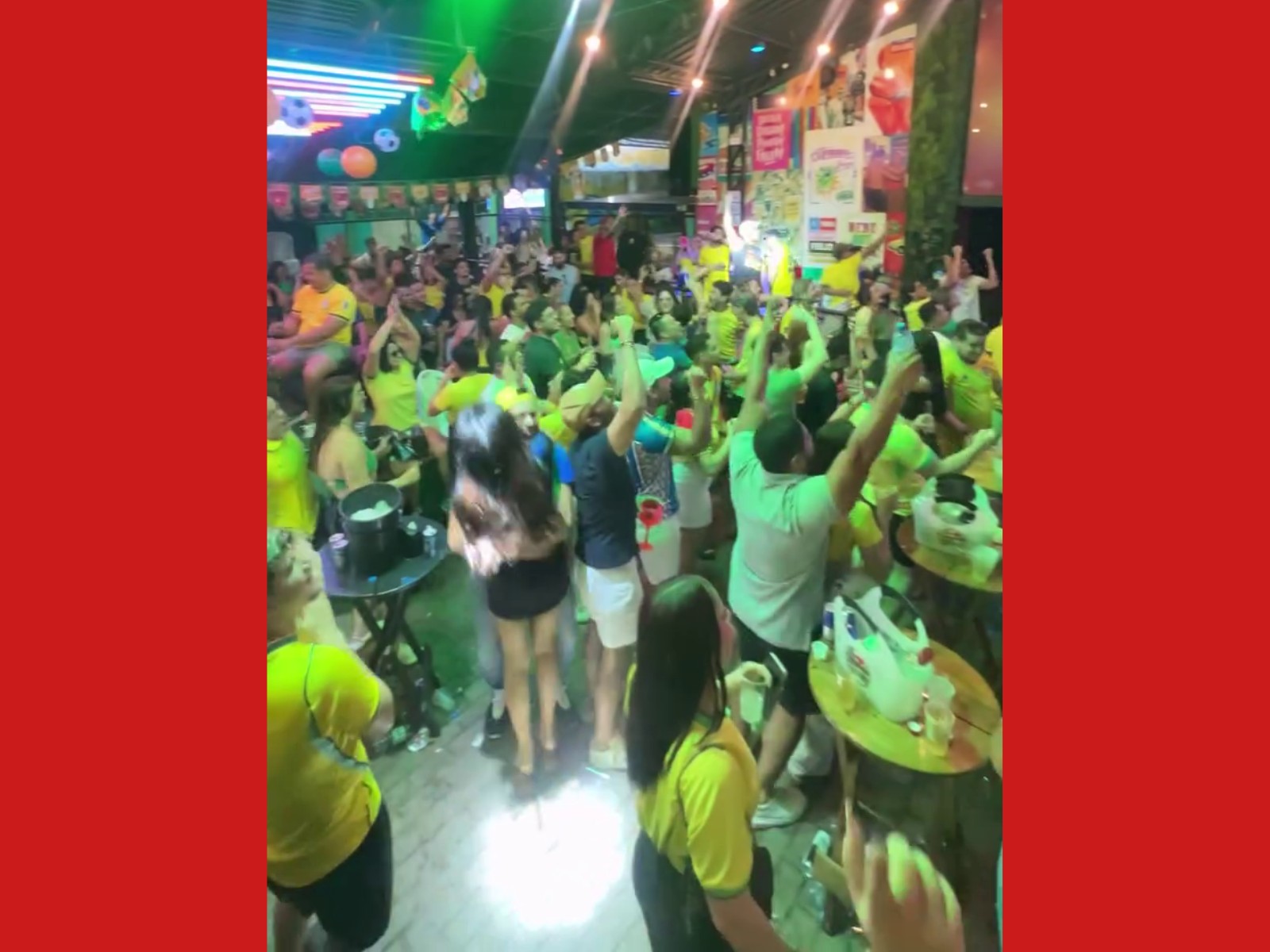 Acreanos em bar festejam eliminação da Alemanha e vídeo viraliza entre paraguaios