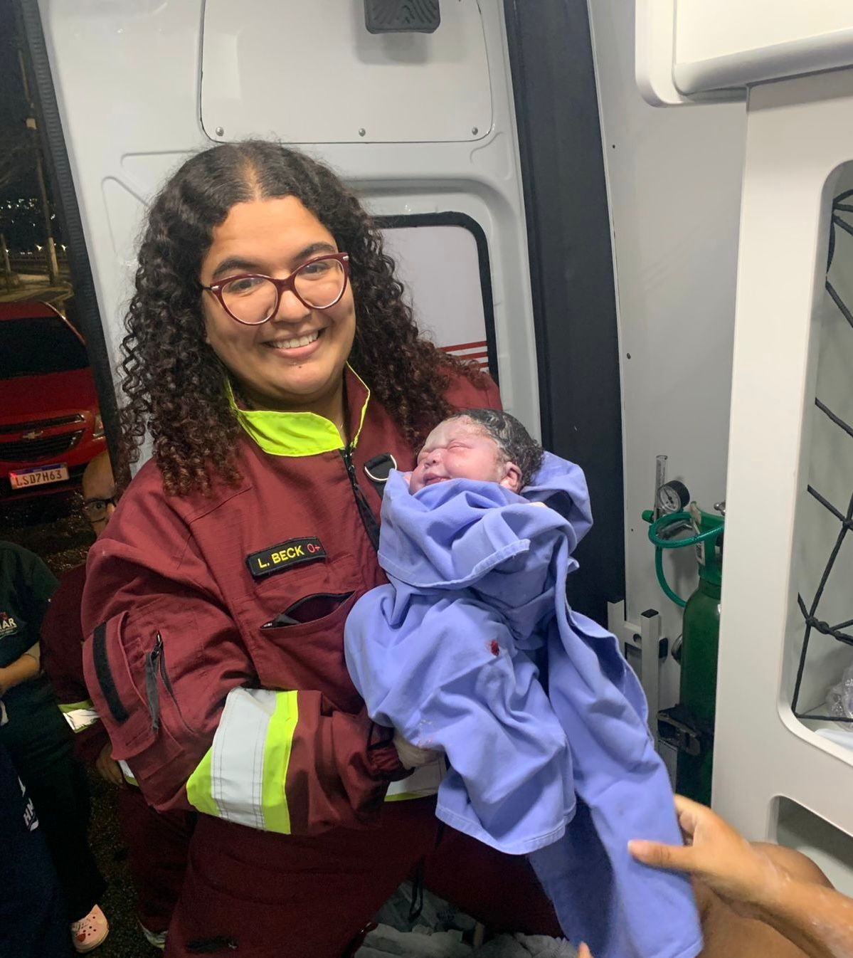 Parto de emergência é realizado por equipe de resgate na Rio-Santos, em Angra dos Reis