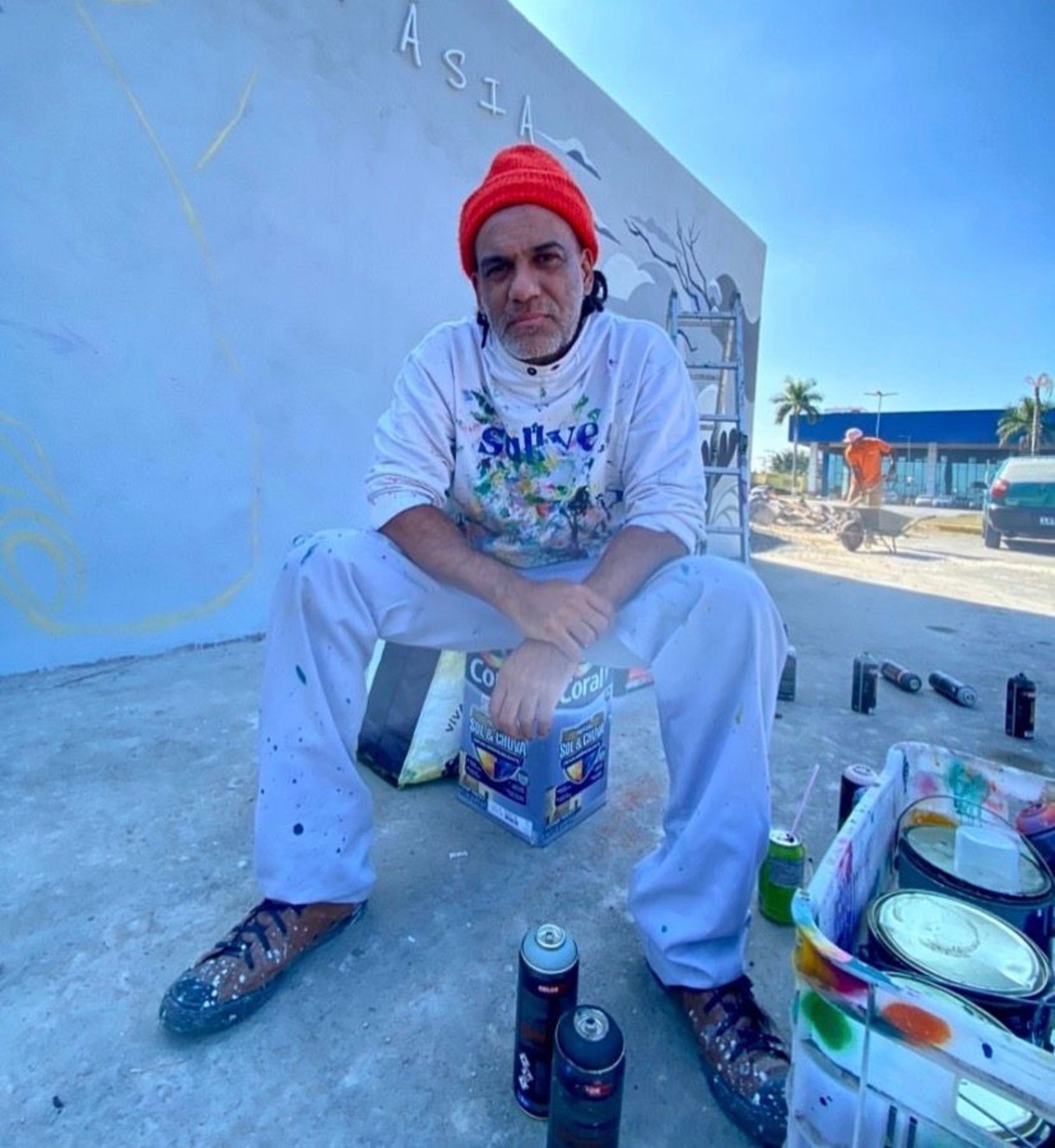 Artista visual lança livro sobre trajetória do graffiti na quinta-feira, em Volta Redonda
