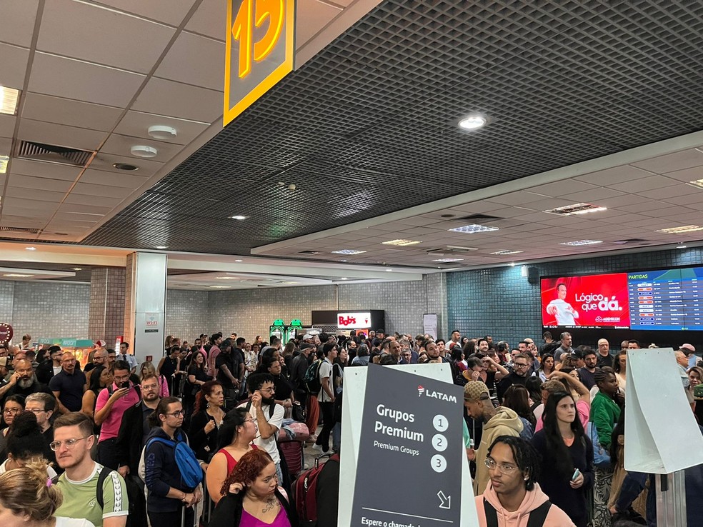 Saguões de embarque lotados após problema em painéis de voo em SP — Foto: Arquivo pessoal