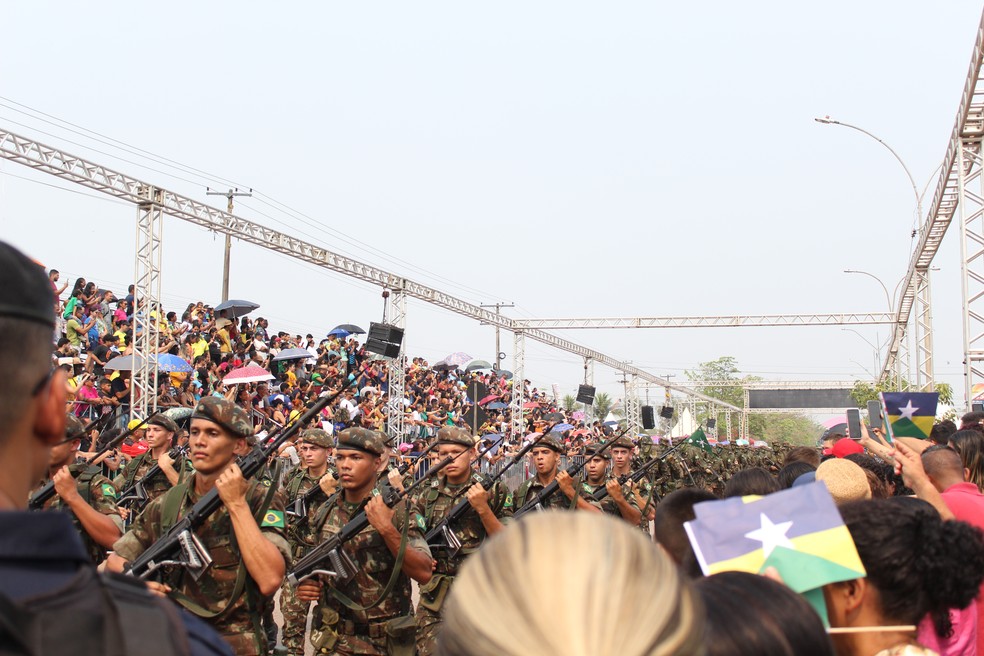 Exército brasileiro participa de desfile da independência em Porto Velho — Foto: Foto: Mateus Santos/g1