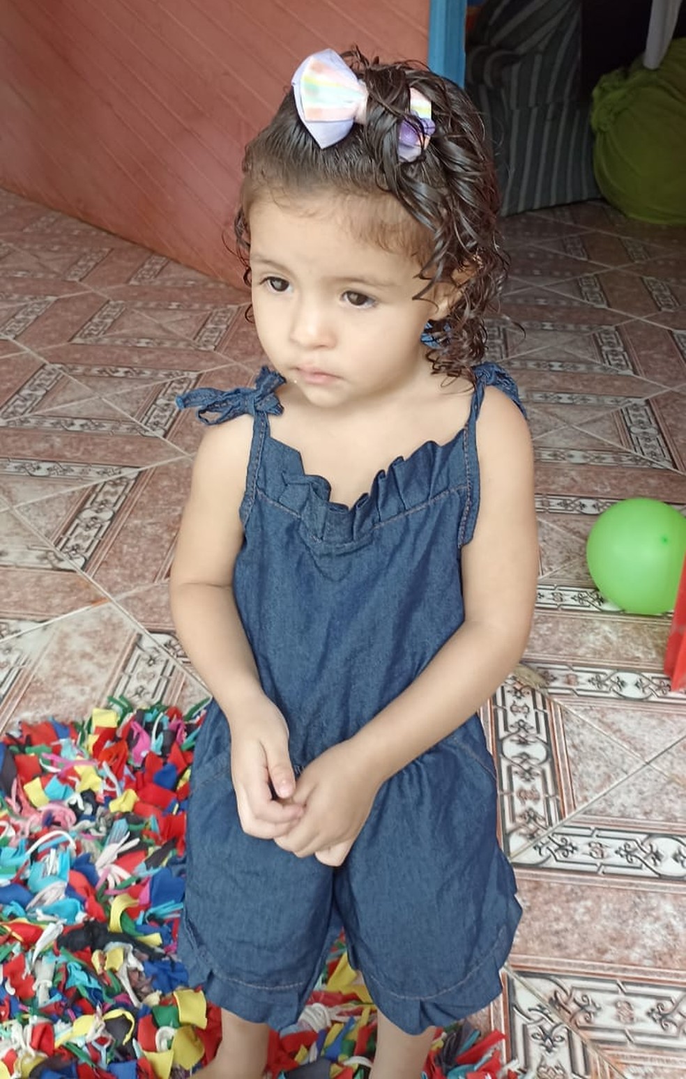Isis Emanuelle, de 2 anos e 10 meses, morreu com pneumonia nessa quarta-feira (22) — Foto: Arquivo da família