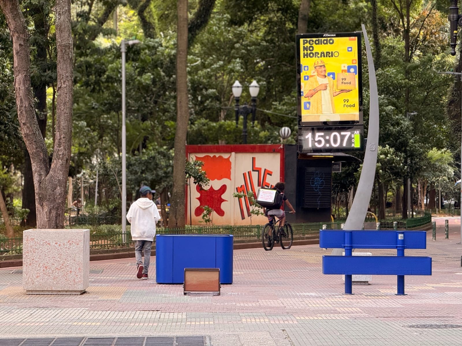 Prefeitura de SP convida moradores para escolher novo mobiliário urbano; FOTOS