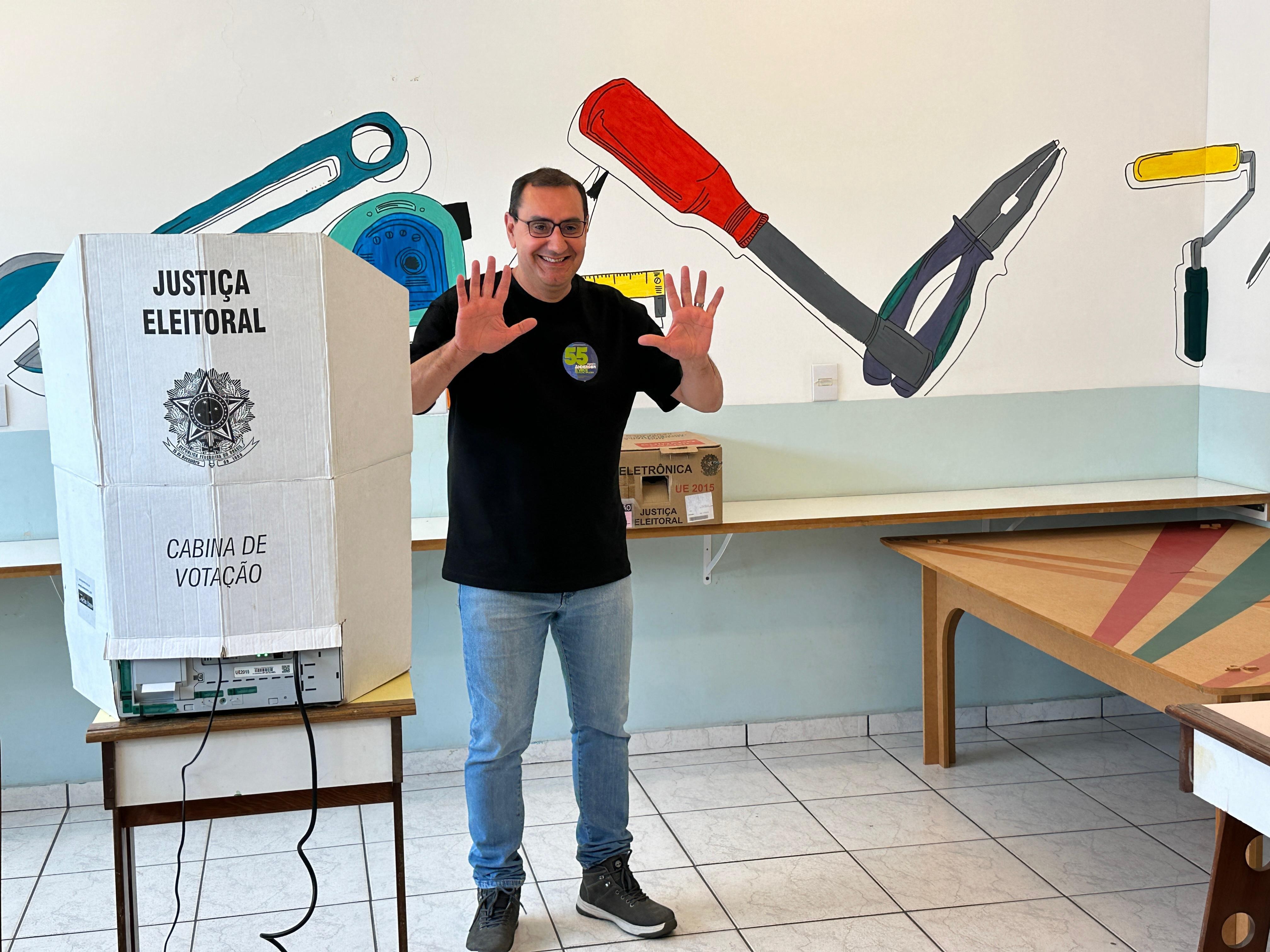 Procuradoria Legislativa vai analisar pedido de cassação contra o prefeito de São José, Anderson Farias (PSD)