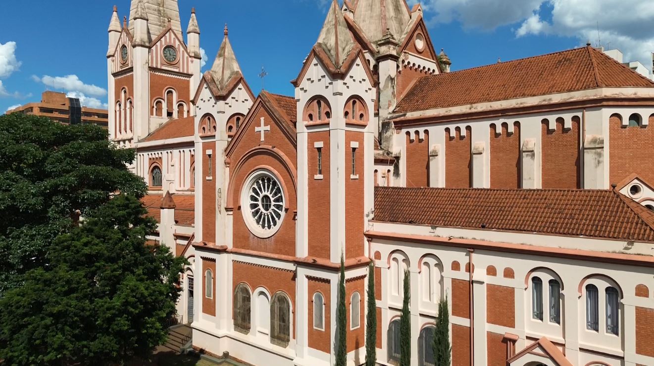 'Salve a Catedral': igreja em Ribeirão Preto precisa de R$ 14 milhões para restauro e padre pede ajuda à população