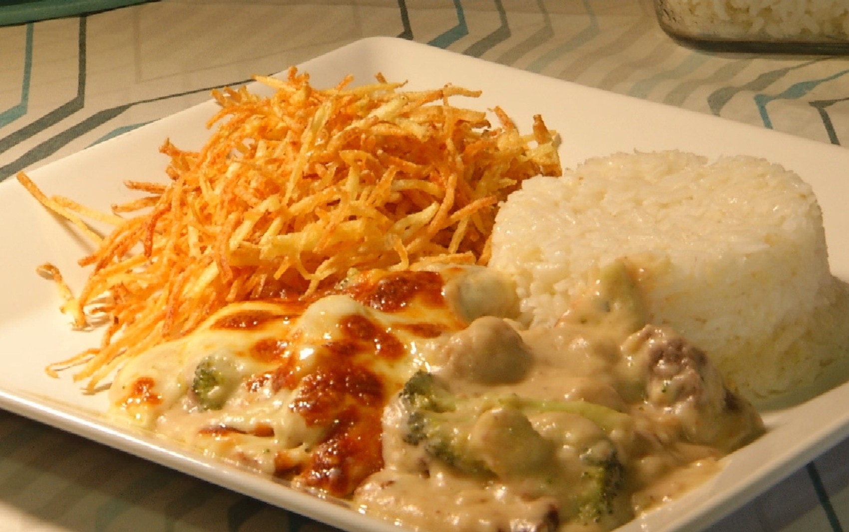 Receita de família: Prato do Dia ensina receita de filé com bacon e brócolis cremoso 