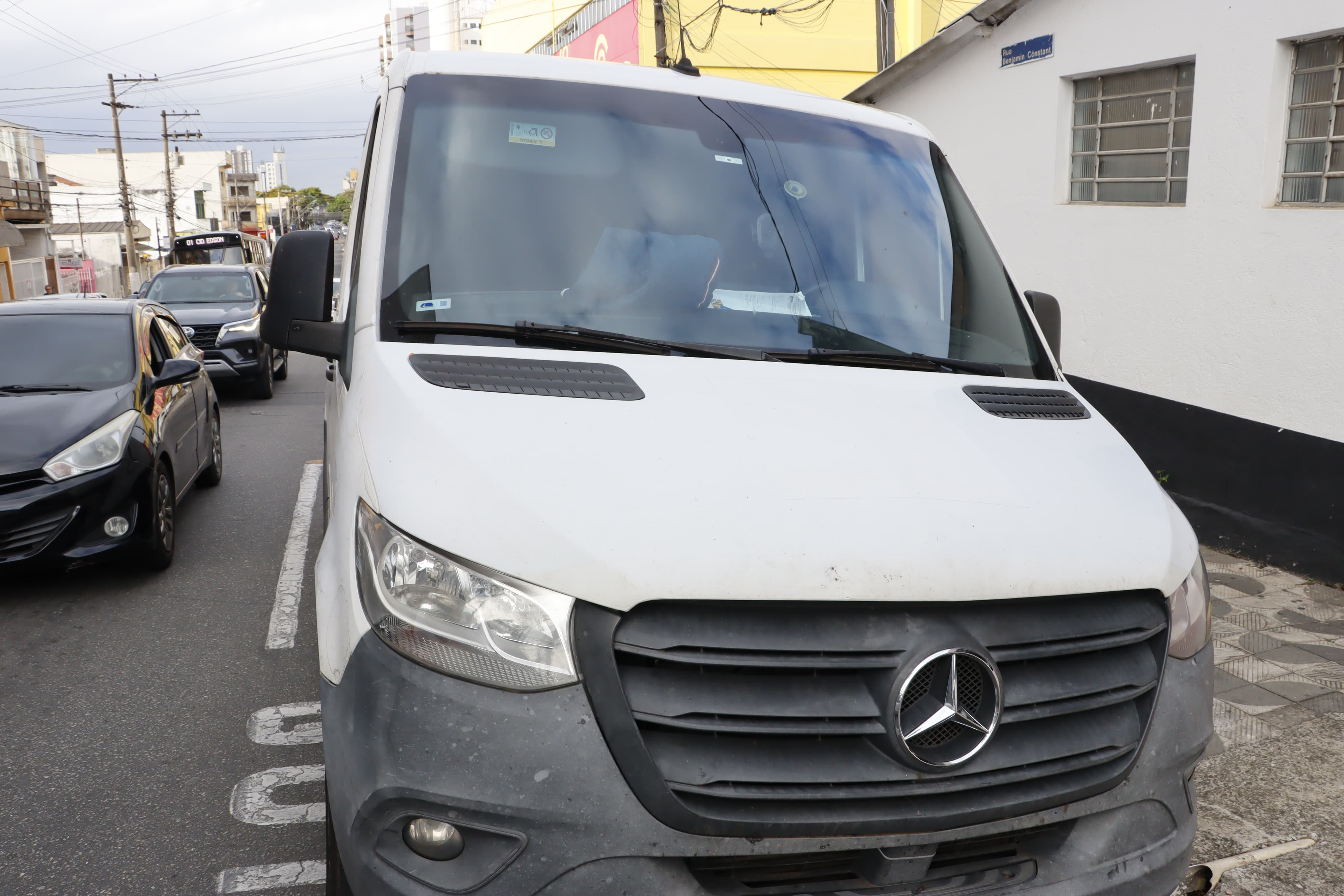 Van roubada durante sequestro na capital paulista é recuperada pela GCM de Suzano