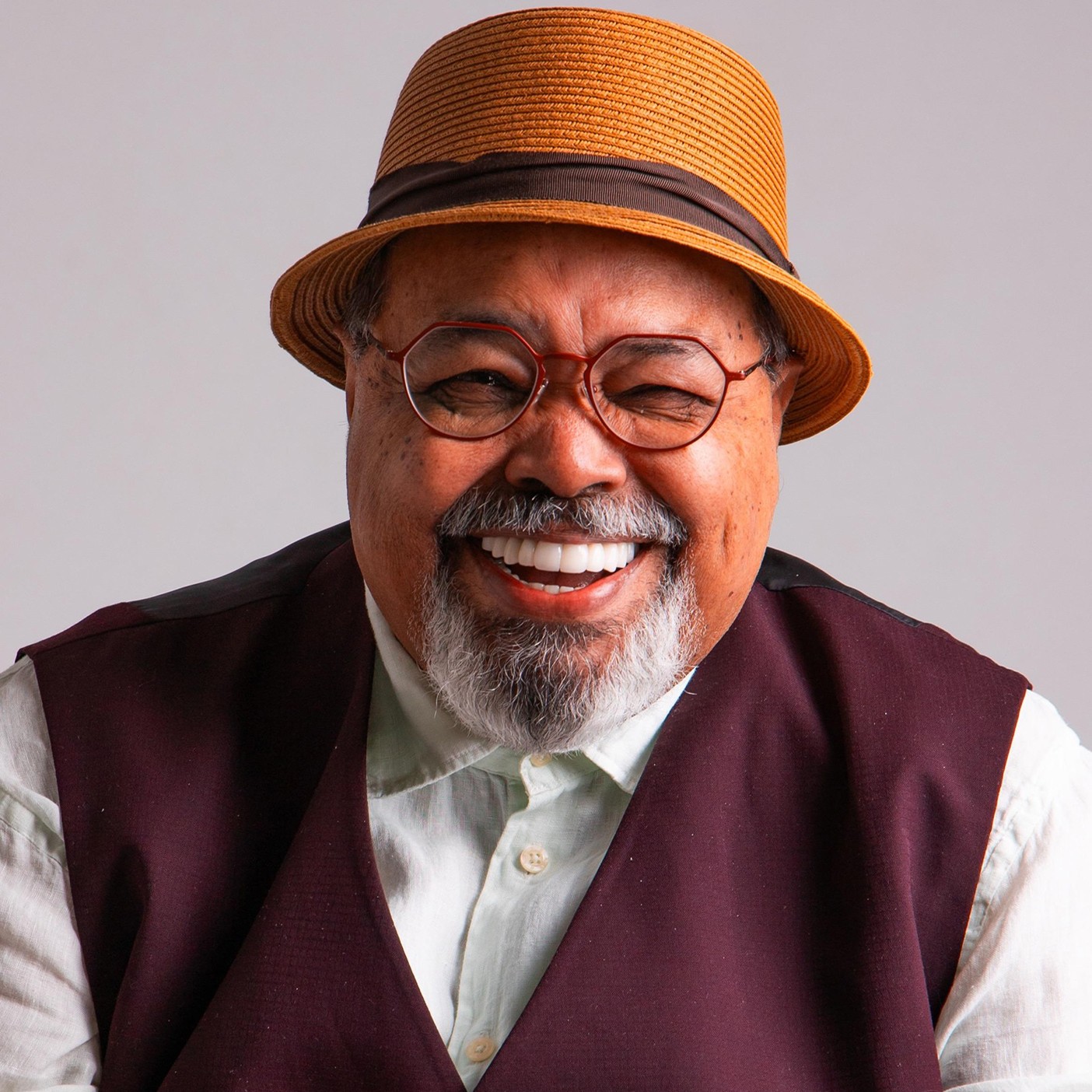 Na roda desde 1976, Jorge Aragão ganha terceiro tributo fonográfico em um ano com álbum de Renan Oliveira