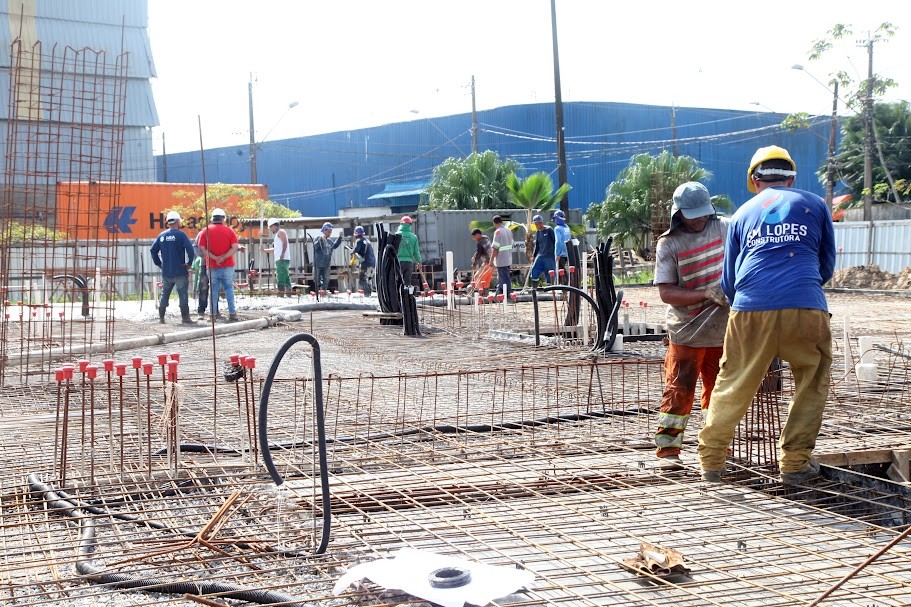 Santos firma acordo de R$ 7,5 mi com empresa para retomar obras atrasadas em escola municipal