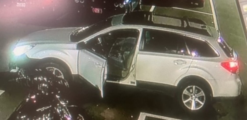 Polcia divulgou foto de possvel carro envolvido no ataque nos Estados Unidos — Foto: Departamento de Polcia de Lewiston