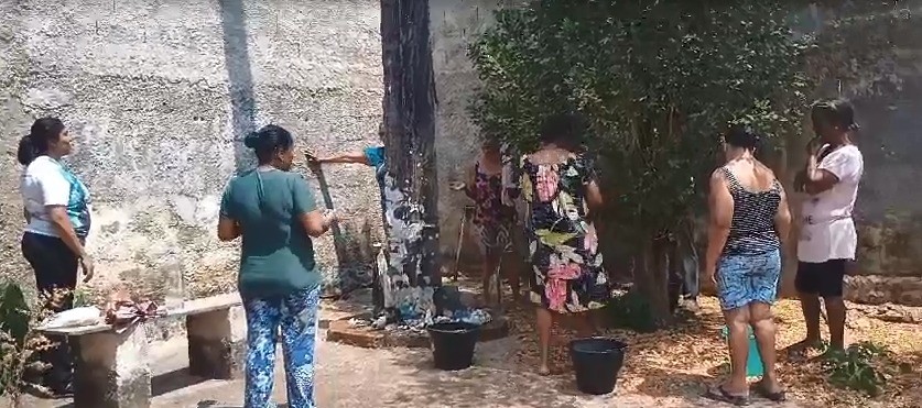 VÍDEO: idosas fazem ritual e 'chamam chuva' no período de seca