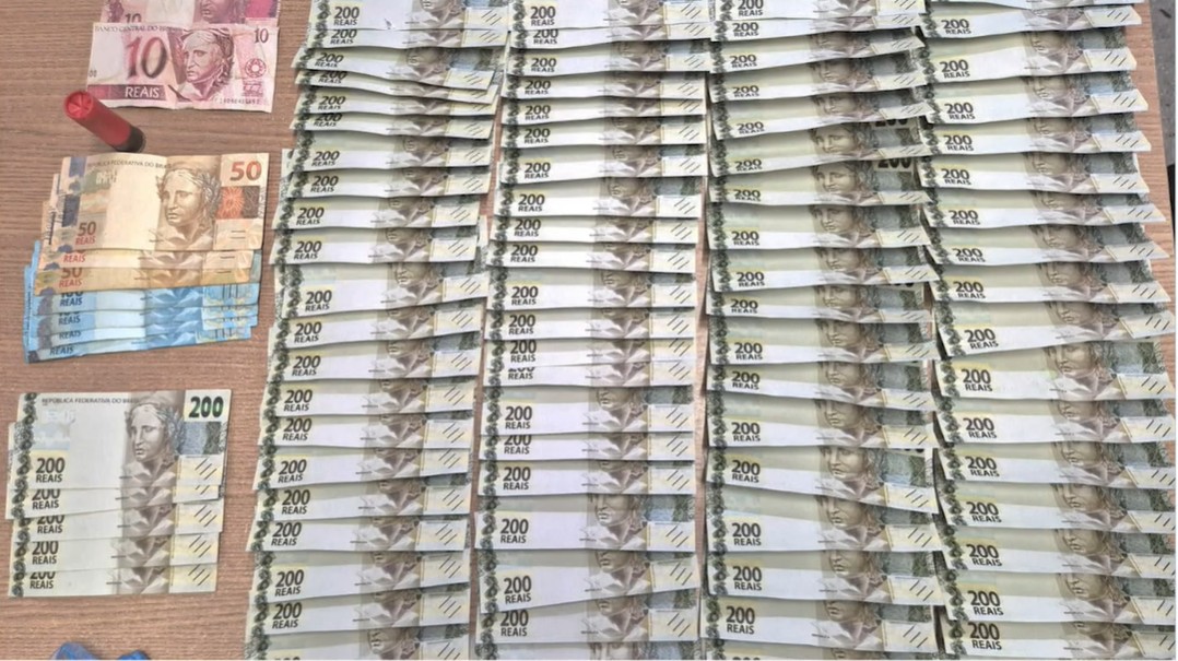 Homem é preso com mais de R$ 18 mil em dinheiro falso, em Campina Grande