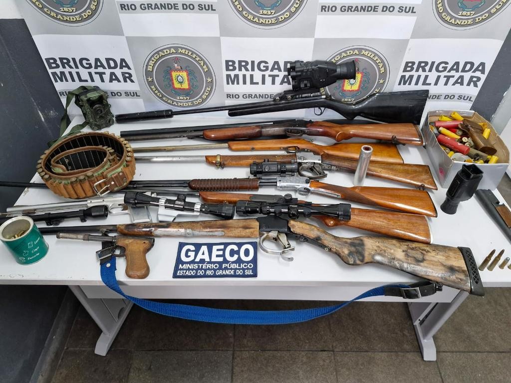 Desvio de armas e ligação com organizações criminosas: MP mira fraudes em registros de CACs no RS