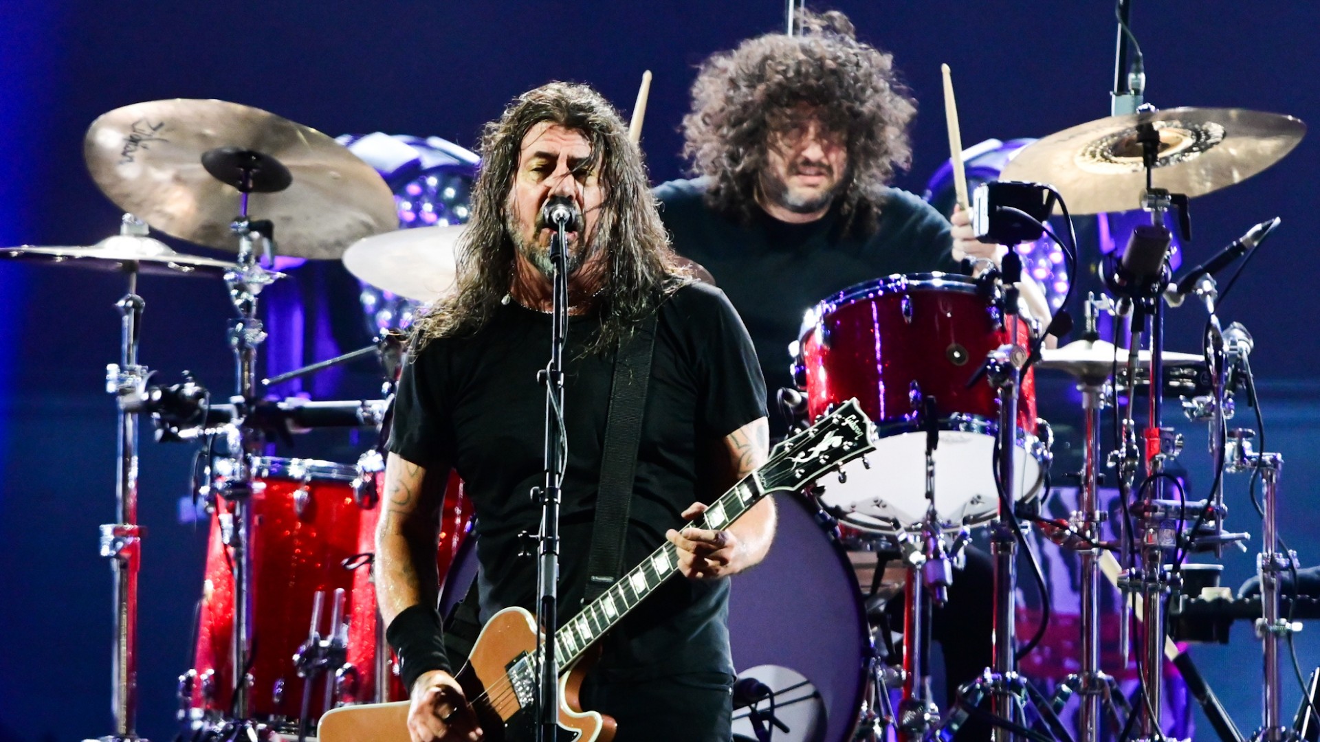 Foo Fighters brilha no Rock in Rio com tributo a Taylor Hawkins