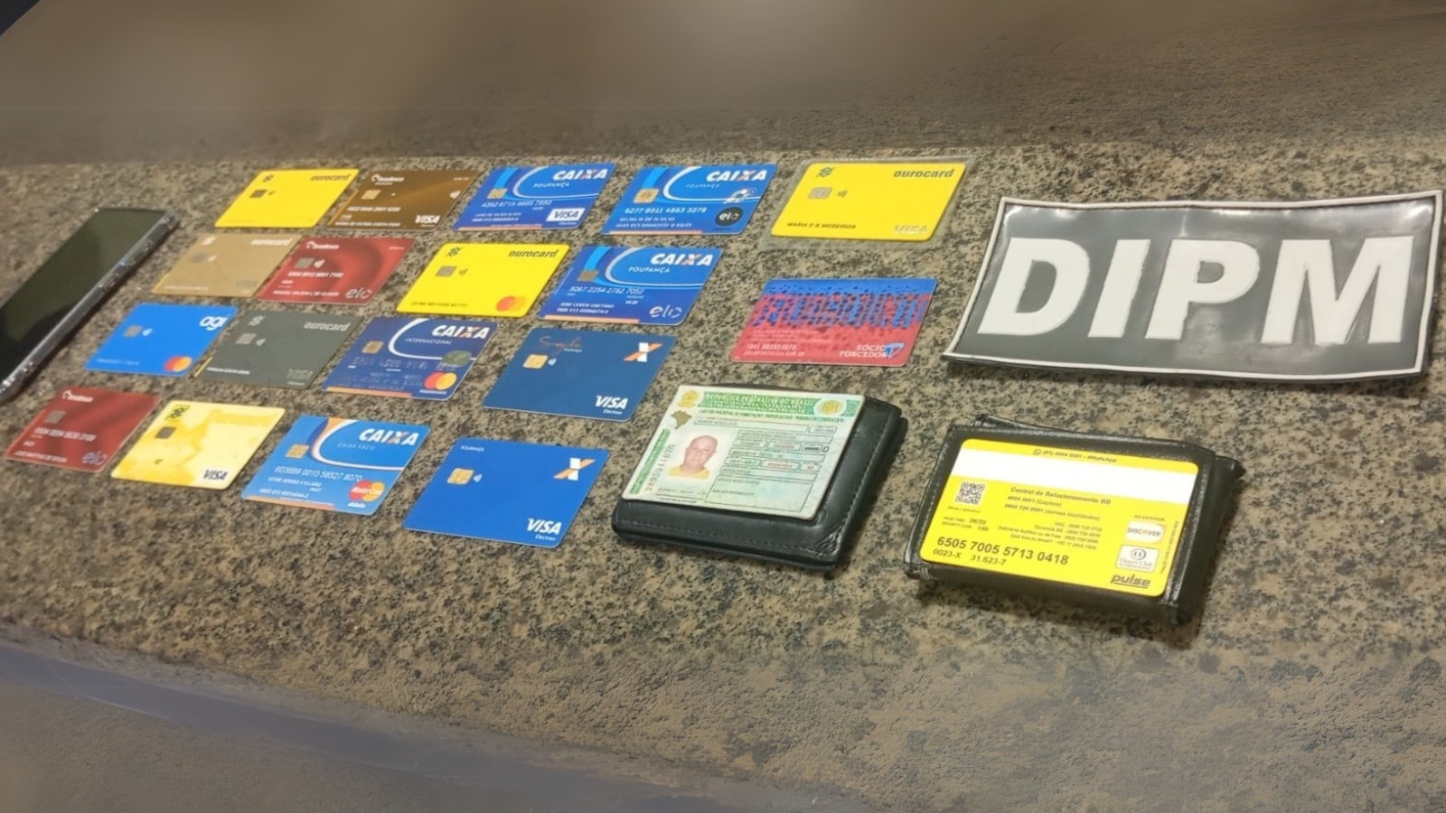 Homem de 50 anos suspeito de estelionato é preso em flagrante ao trocar cartão de idosa em banco no PI